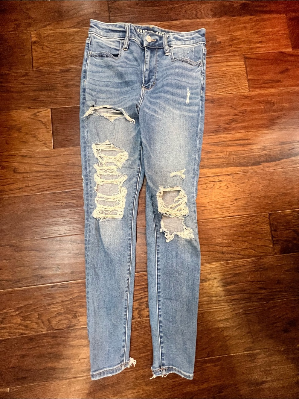 Distressed Light Blue Women’s Skinny Jeans